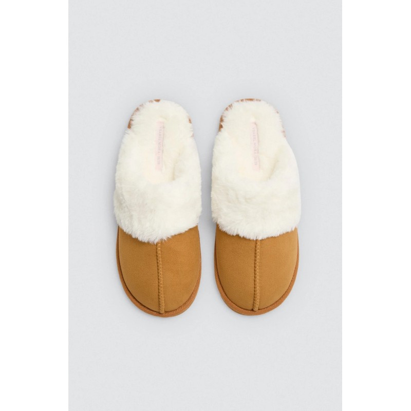 Chaussons maison effet daim camel