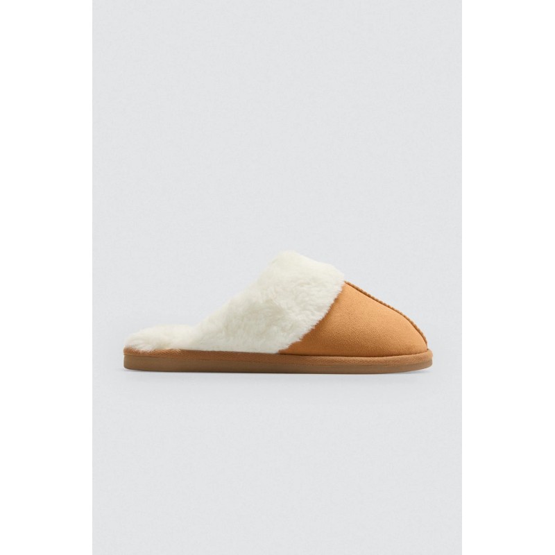 Chaussons maison effet daim camel