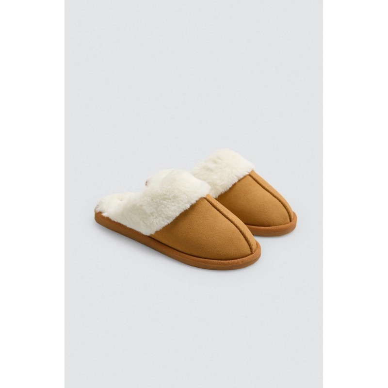 Chaussons maison effet daim camel