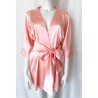 Kimono en satin doux – pêche ou noir – Élégance et confort pour toutes les occasions