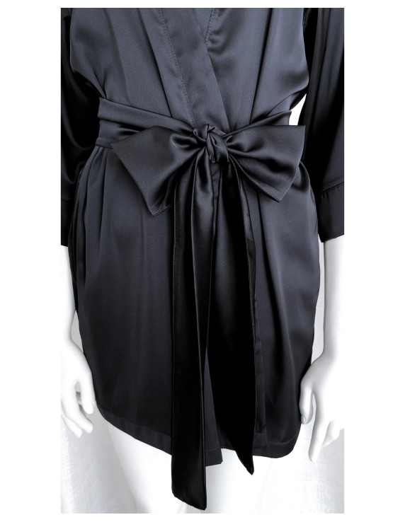 Kimono en satin doux – pêche ou noir – Élégance et confort pour toutes les occasions
