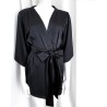 Kimono en satin doux – pêche ou noir – Élégance et confort pour toutes les occasions