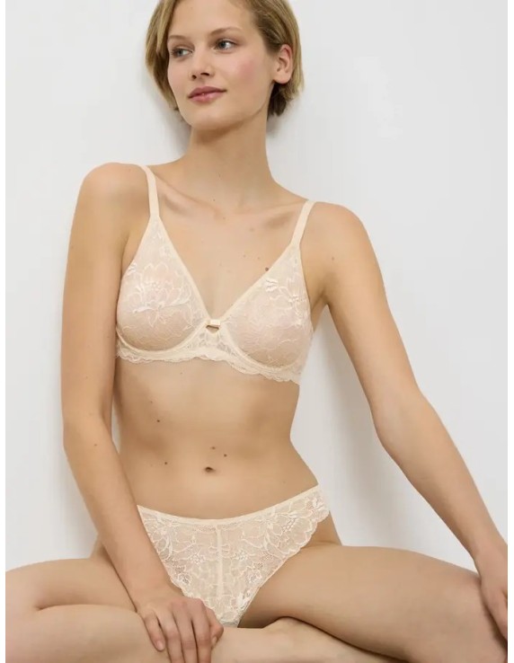 Soutien-gorge armatures dentelle crème – Triumph Amourette Charm | Félicià Intima