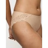 Culotte Amourette Tai dentelle – Triumph blanc ou chair | Félicià Intima