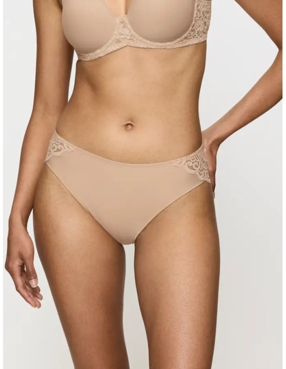 Culotte Amourette Tai dentelle – Triumph blanc ou chair | Félicià Intima