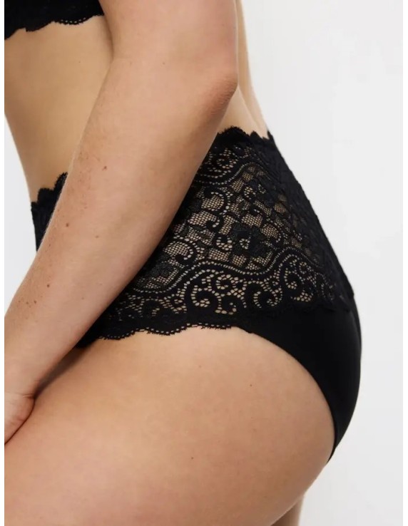 Culotte maxi dentelle – Triumph Amourette noir ou blanc | Félicià Intima