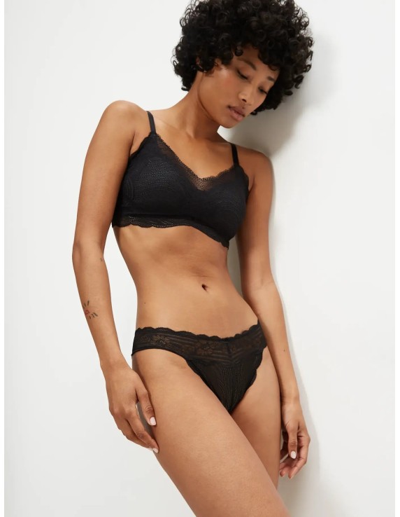 Culotte brésilienne noire – Triumph Lift Smart | Félicià Intima