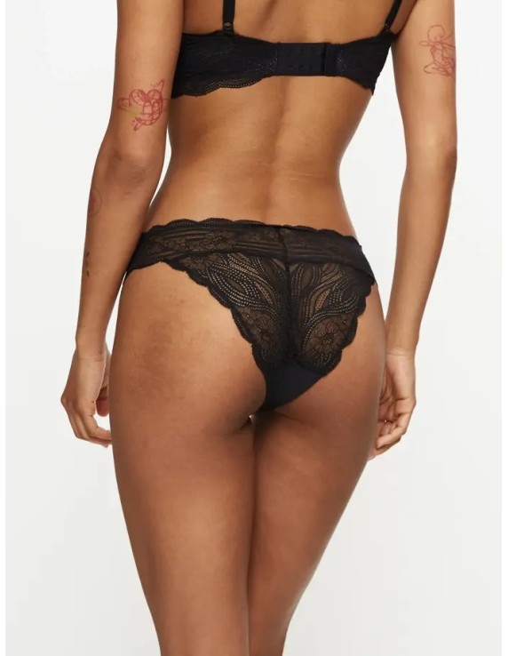 Culotte brésilienne noire – Triumph Lift Smart | Félicià Intima
