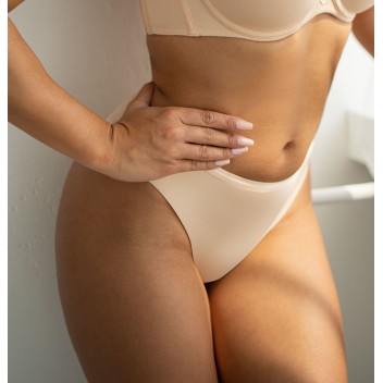 String-short Betty coloris Coffee